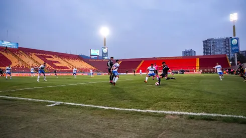 Dos personas ingresaron sin permiso a las tribunas del Santa Laura.