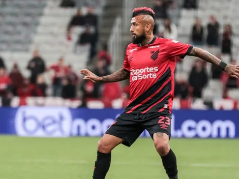 Los reclamos del Paranaense al árbitro por golazo anulado a Vidal