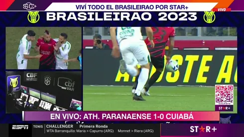 Le roban golazo a Vidal por mano fantasma en partido de Paranaense.