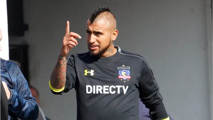 Arturo Vidal estalla contra hincha que le reprocha su vuelta a Colo Colo.