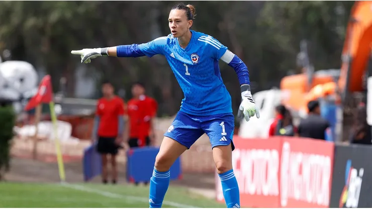 Tiane Endler tendrá su propia fiesta en la Roja.