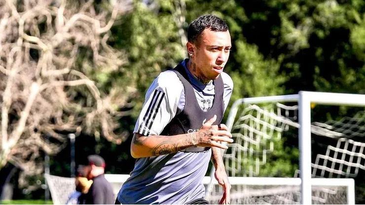 El curioso mensaje de Rodríguez para su regreso al fútbol.