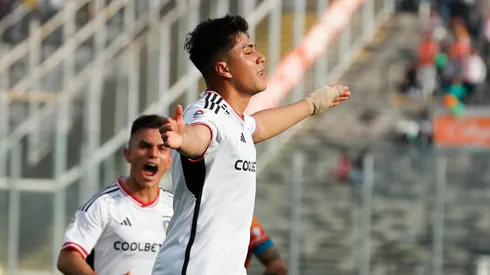 Histórico de Colo Colo 1973 se rinde ante Damián Pizarro.