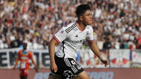 Damián Pizarro marca un golazo para poner el 4 a 0 de Colo Colo ante Cobresal.