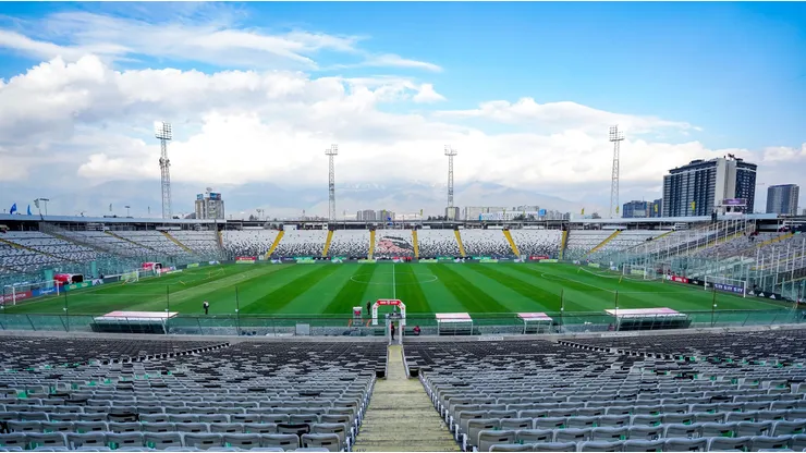Quinteros no piensa en los problemas del Monumental para Colo Colo.