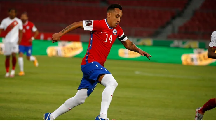 Se lanzan contra el nivel de Fabián Orellana tras ofrecerse a jugar en Colo Colo.