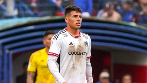 Arturo Vidal se rinde ante Alan Saldivia en Colo Colo.