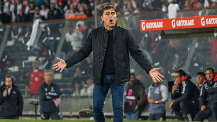 Quinteros quedó molesto con empate albo.