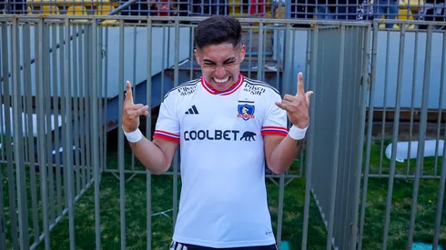 Jordhy Thompson celebra en Colo Colo.
