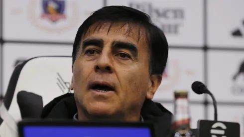 Gustavo Quinteros en conferencia de prensa. Crédito: Photosport