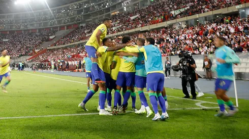 Brasil le ganó en la agonía a Perú por las Eliminatorias y sube en la tabla de posiciones.