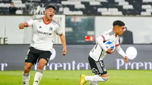 Jordhy Thompson y Damián Pizarro sonríen en Colo Colo.