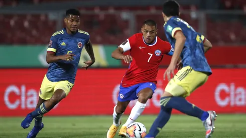 Chile recibe a Colombia en el Monumental.