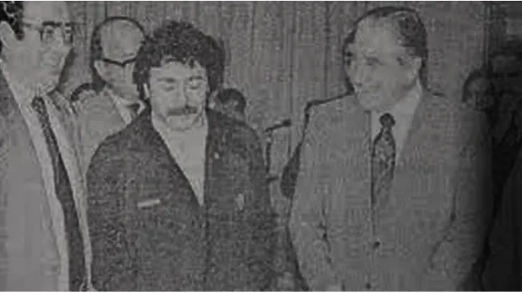 Tras el golpe de Estado, Carlos Caszely tuvo varios encuentros con Augusto Pinochet.