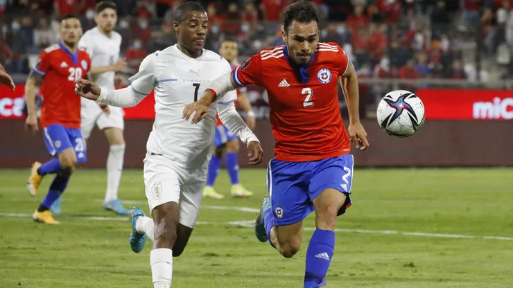 Chile enfrenta a Uruguay.