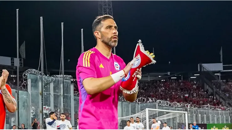 Claudio Bravo abre la puerta al retiro.