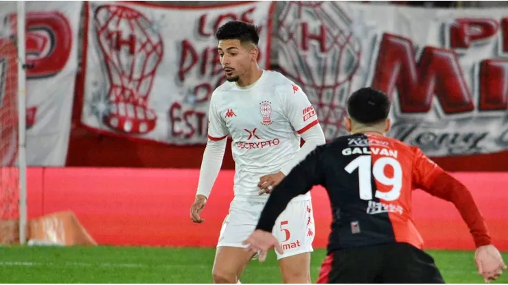 Williams Alarcón la rompe en Huracán.