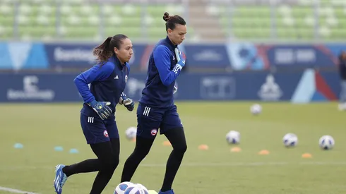 Chile femenino con urgencia para zafar de problema en Santiago 2023.