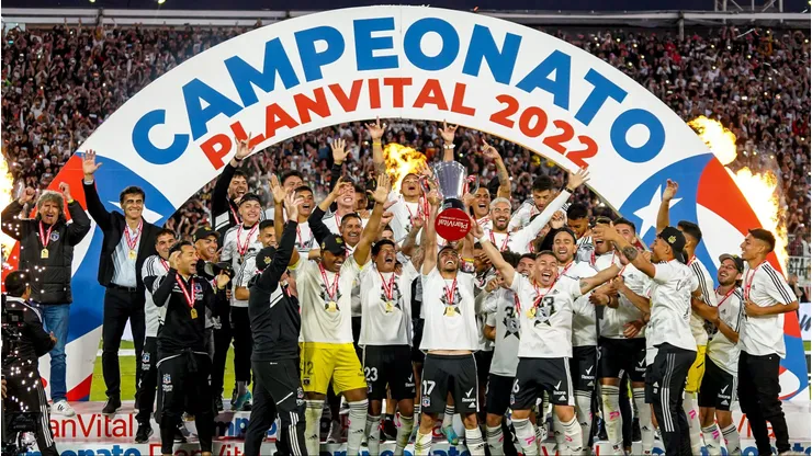 Colo Colo festejó la estrella 33 en su casa.