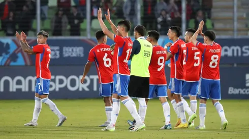 Los movimientos en la formación de Chile para enfrentar a República Dominicana.