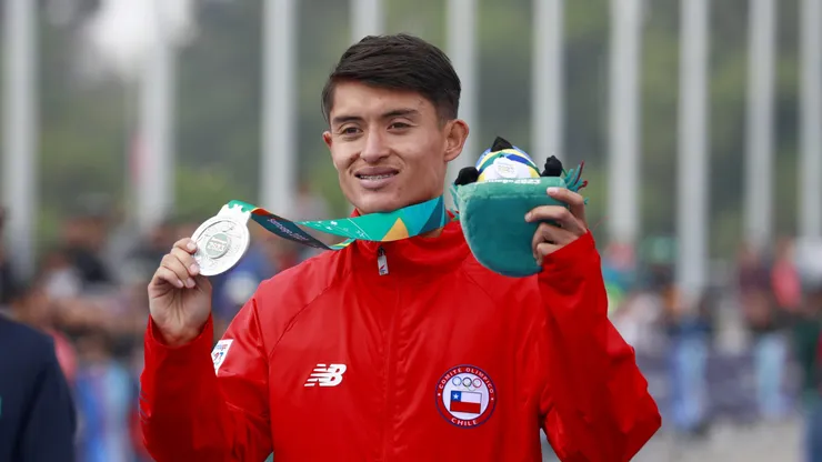 Hugo Catrileo espera por la invitación de Colo Colo tras ganar medalla en Santiago 2023.