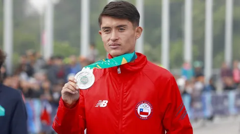 Hugo Catrileo consiguió medalla de plata en Santiago 2023.