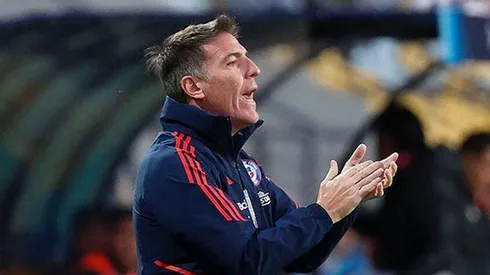 La sorprendente defensa de Pablo Milad a Eduardo Berizzo tras pifias en Santiago 2023.