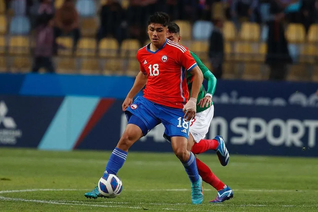 Damián Pizarro fue clave en el triunfo de la Roja ante México en Santiago 2023.