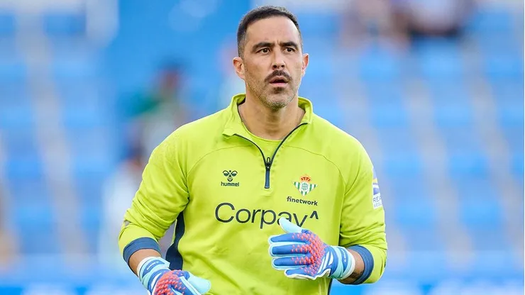 Claudio Bravo se llena de elogios en España