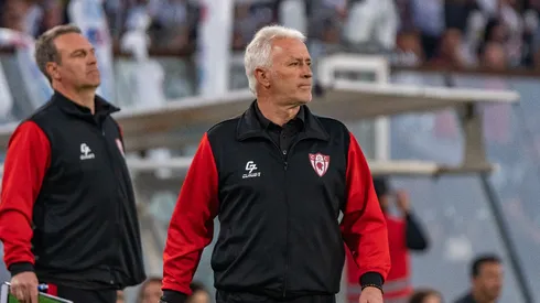 Ivo Basay es postulado para asumir la banca de Chile.