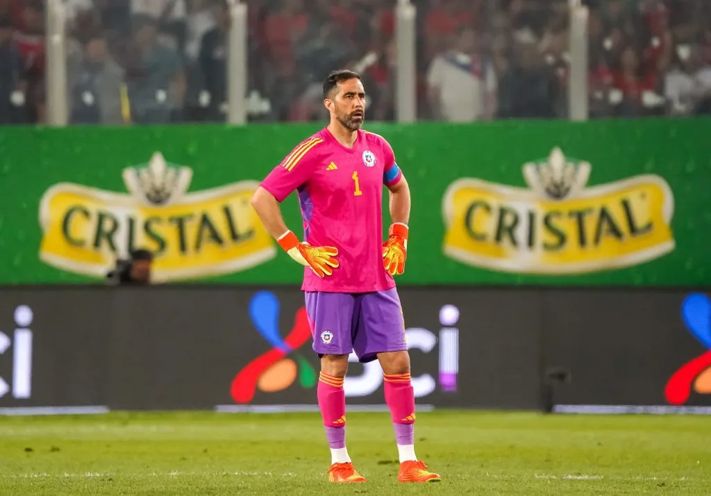 El último partido de Claudio Bravo en la Roja fue en el amistoso frente a Paraguay del 27 de marzo.