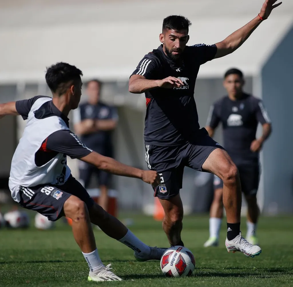 Emiliano Amor hace trabajos en Colo Colo.