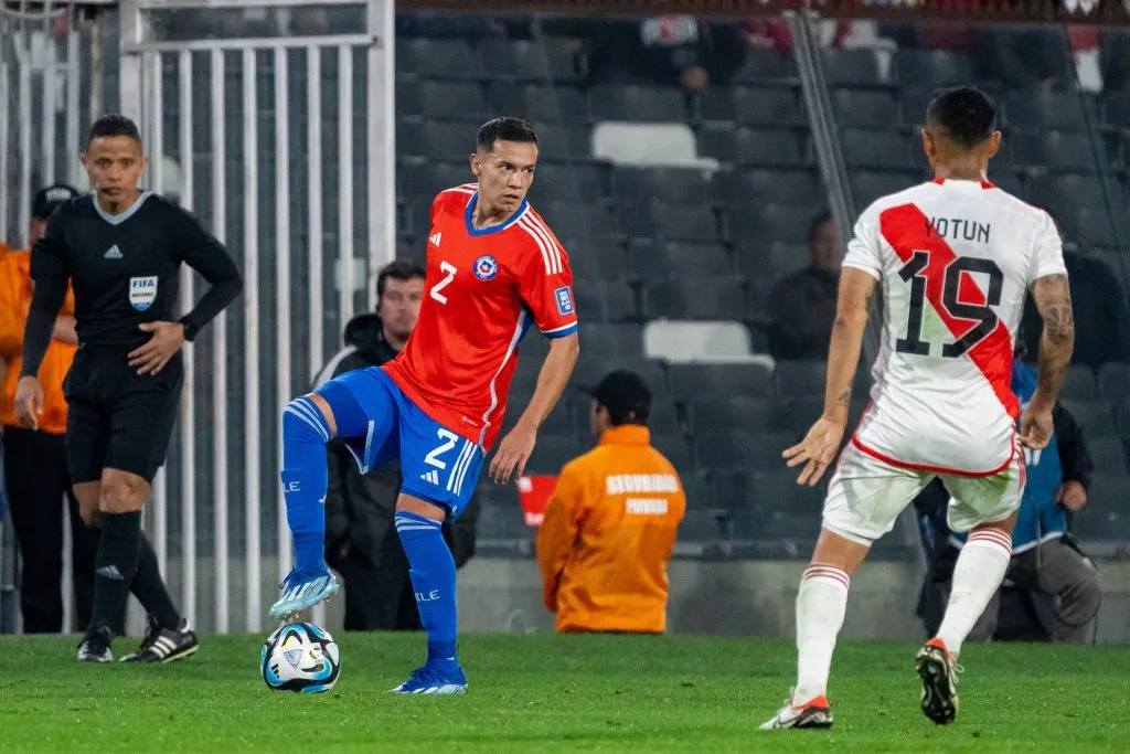 Matías Fernández hizo su debut por Chile ante Perú.