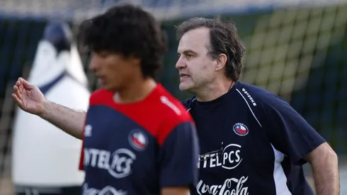 Marcelo Bielsa aparece en la despedida de Matías Fernández.