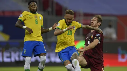 Brasil enfrenta a Venezuela por Eliminatorias.