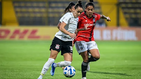 Colo Colo cae ante Corinthians.