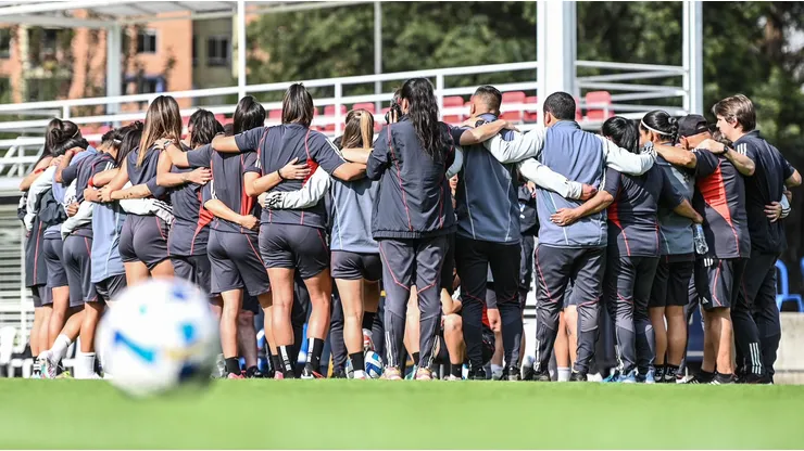 ¿Qué canal transmite en vivo a Colo Colo Femenino vs Corinthians?
