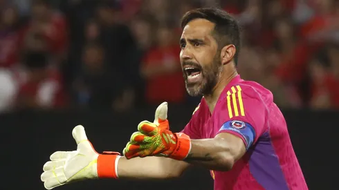 Con palo a Berizzo: Claudio Bravo rompe el silencio tras su nueva marginación de la Roja.