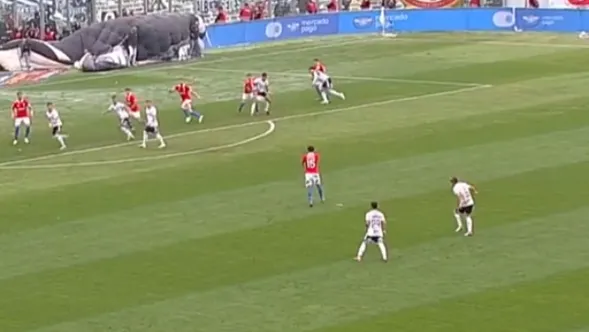 El balón ya estaba en juego.