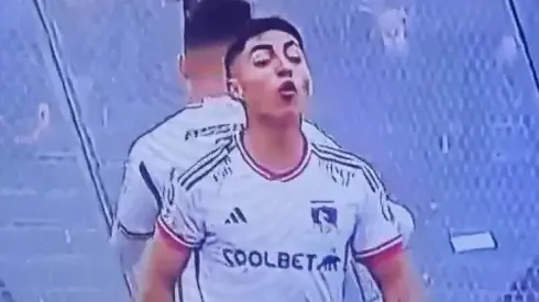 Jordhy Thompson se burla con todo de Fernando Zampedri por celebrar laterales.