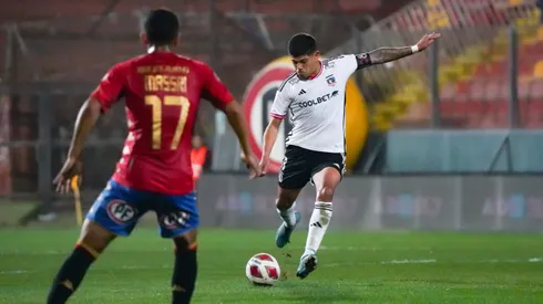 Colo Colo se enfrenta a Unión Española en el Campeonato Nacional.