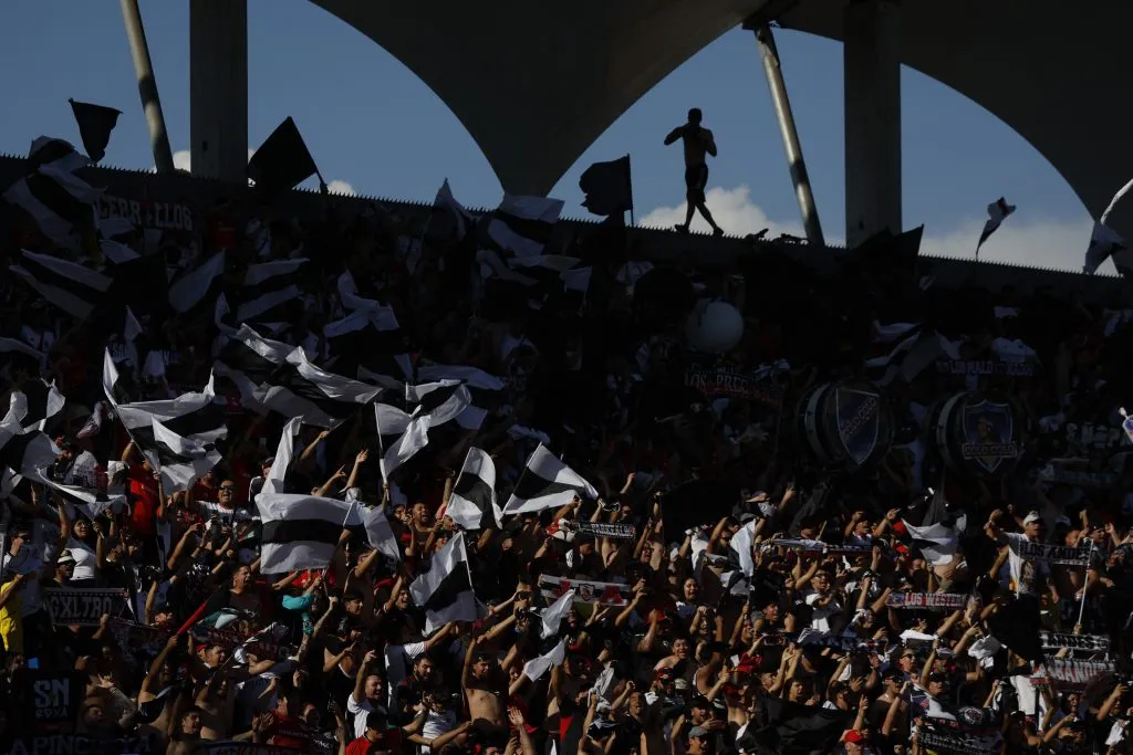 Colo Colo tuvo a su hinchada en su visita a Audax Italiano | Foto: Photosport