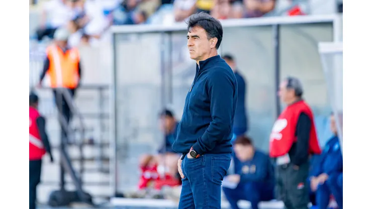Dan luces del futuro de Gustavo Quinteros en la banca de Colo Colo.
