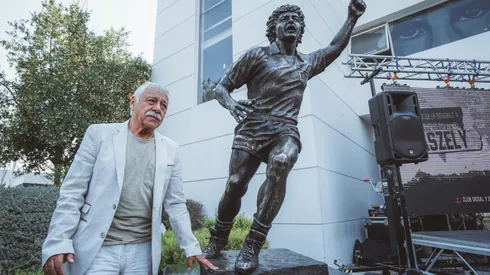 Parte médico de Clínica Las Condes por Carlos Caszely.