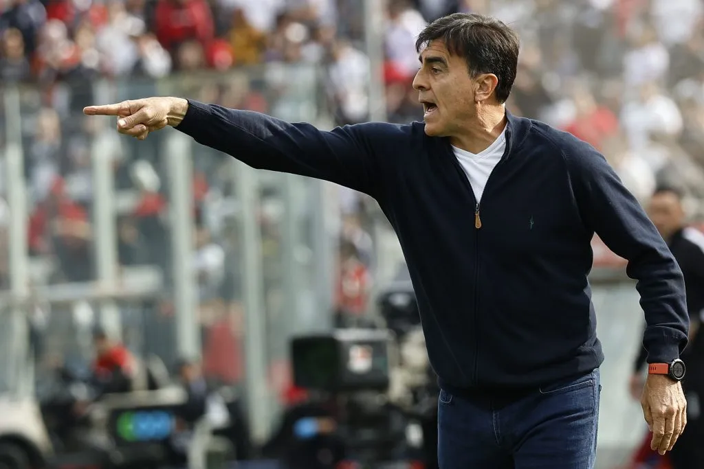 Gustavo Quinteros dentro del listado de candidatos para el banco de Chile. (Foto: Photosport)