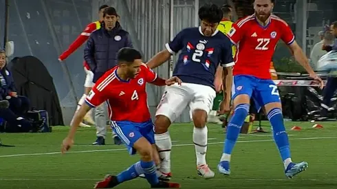 Robert Rojas ve la roja tras brutal planchazo sobre Gabriel Suazo.