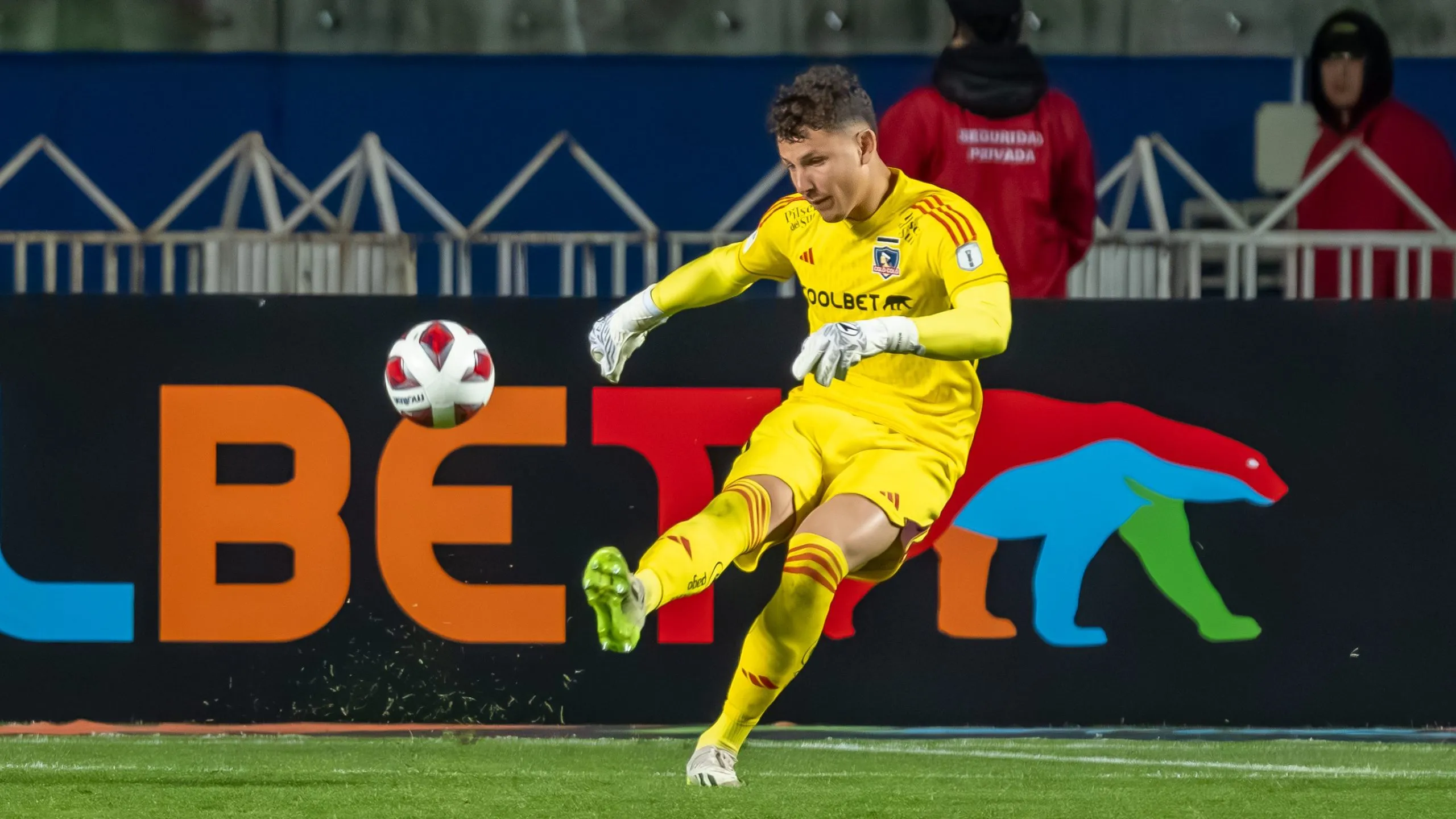 Martín Ballesteros debutó en Colo Colo en un amistoso ante River Plate en Concepción.