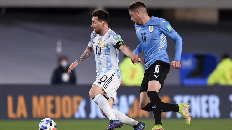 Argentina enfrenta a Uruguay.