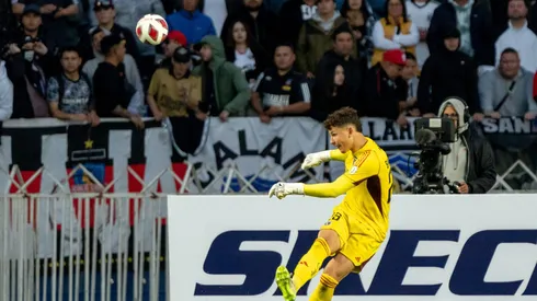 Martín Ballesteros hizo su debut por Colo Colo.