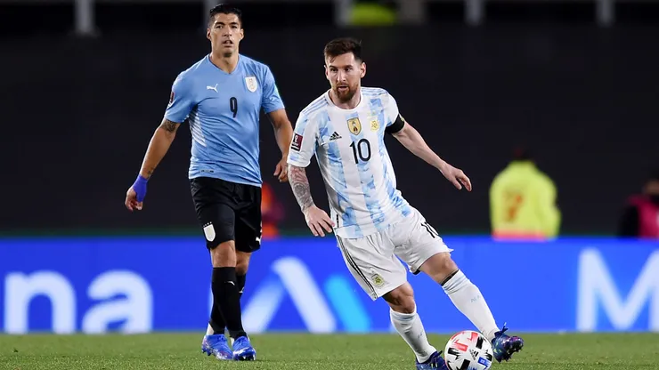 Argentina recibe a Uruguay en La Bombonera.